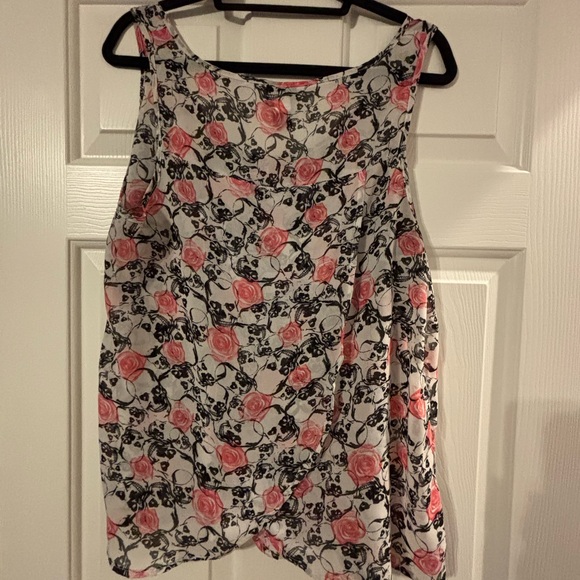 Torrid Pink Roses and Black Floral Tank Top - Picture 5 of 11